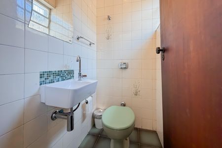 Casa à venda com 220m², 4 quartos e 5 vagasLavabo