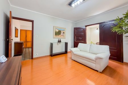 Casa à venda com 220m², 4 quartos e 5 vagasSala