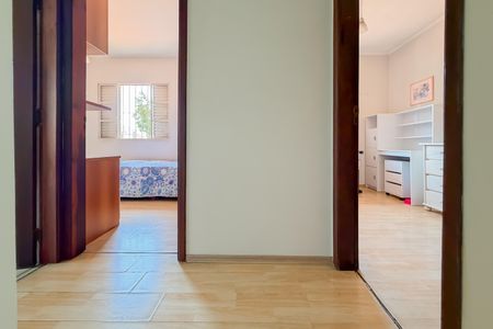 Casa à venda com 220m², 4 quartos e 5 vagasCorredor