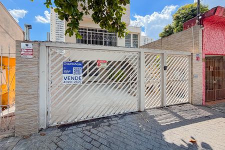 Casa à venda com 220m², 4 quartos e 5 vagasFachada