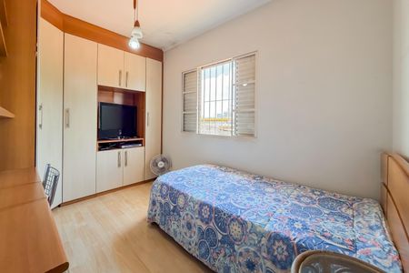 Casa à venda com 220m², 4 quartos e 5 vagasQuarto 2