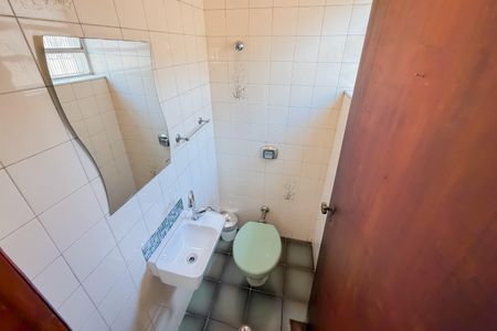 Casa à venda com 220m², 4 quartos e 5 vagasLavabo