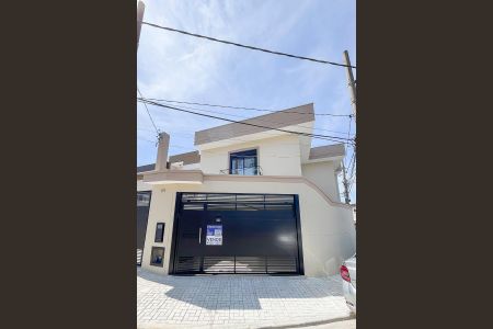 Casa à venda com 185m², 3 quartos e 2 vagasFachada + plaquinha