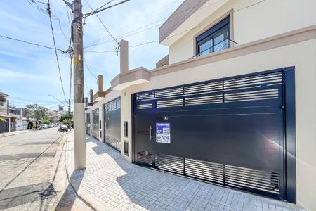 Casa à venda com 185m², 3 quartos e 2 vagasFachada + plaquinha
