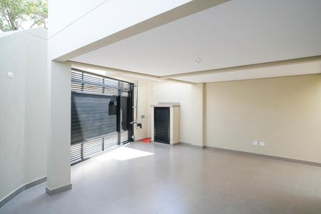 Casa à venda com 185m², 3 quartos e 2 vagasGaragem e quintal