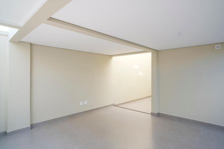 Casa à venda com 185m², 3 quartos e 2 vagasGaragem e quintal