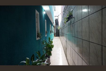 Corredor Quintal de casa para alugar com 3 quartos, 68m² em Vila Barros, Guarulhos