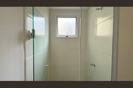Banheiro social de kitnet/studio à venda com 1 quarto, 24m² em Jardim Paulista, São Paulo