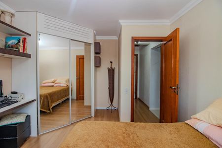 Quarto 1 de casa à venda com 3 quartos, 300m² em Jardim Itu, Porto Alegre