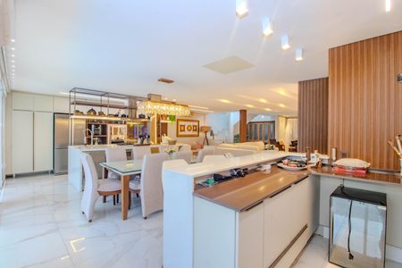 Casa à venda com 300m², 3 quartos e 4 vagasCozinha