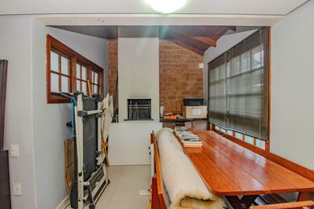 Casa à venda com 300m², 3 quartos e 4 vagasEspaço Gourmet - Segundo Piso