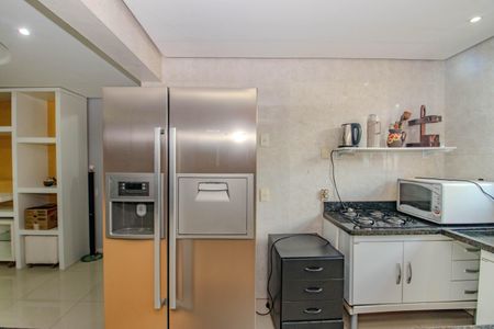 Casa à venda com 300m², 3 quartos e 4 vagasEspaço Gourmet - Segundo Piso