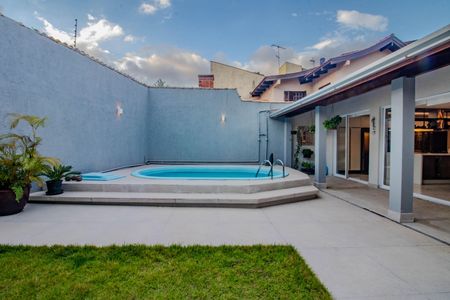 Casa à venda com 300m², 3 quartos e 4 vagasPátio
