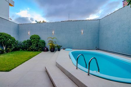 Casa à venda com 300m², 3 quartos e 4 vagasPátio
