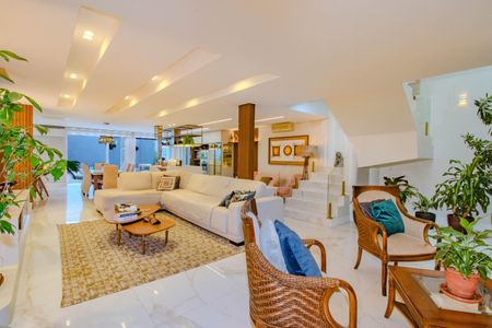 Sala de casa à venda com 3 quartos, 300m² em Jardim Itu, Porto Alegre