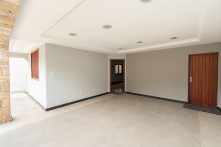 Casa à venda com 200m², 3 quartos e 2 vagasGaragem