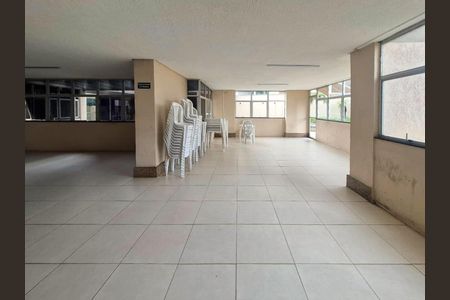 Apartamento à venda com 80m², 3 quartos e 1 vaga Apartamento à venda com 80m², 3 quartos e 1 vagaÁrea comum - Salão de festas