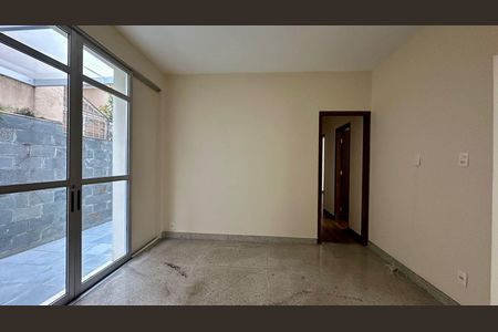 Apartamento à venda com 120m², 3 quartos e 1 vagaCopa 