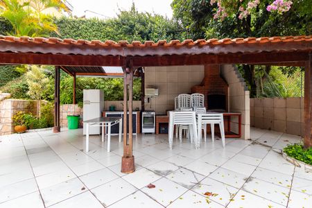 Apartamento para alugar com 1m², 2 quartos e 1 vaga Apartamento para alugar com 1m², 2 quartos e 1 vagaÁrea comum - Churrasqueira