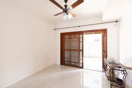 Casa à venda com 3 quartos, 175m² em Fátima, Canoas