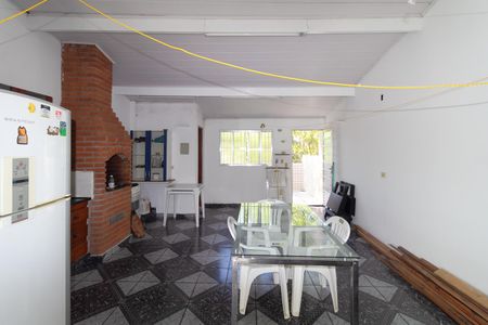 Casa à venda com 133m², 3 quartos e 2 vagasSalão de Festas