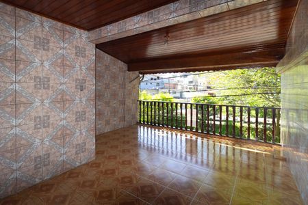 Casa à venda com 133m², 3 quartos e 2 vagasVaranda