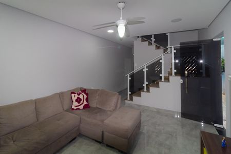 Casa à venda com 133m², 3 quartos e 2 vagasSala