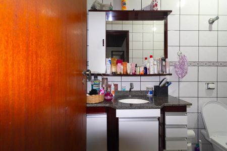 Casa à venda com 133m², 3 quartos e 2 vagasBanheiro da Suíte