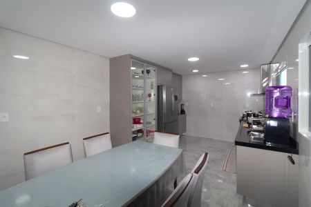 Casa à venda com 133m², 3 quartos e 2 vagasCozinha