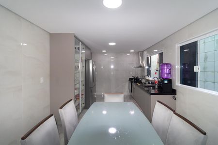 Casa à venda com 133m², 3 quartos e 2 vagasCozinha