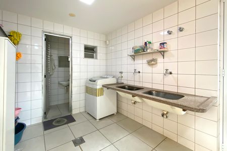 Casa à venda com 275m², 3 quartos e 4 vagasÁrea de Serviço