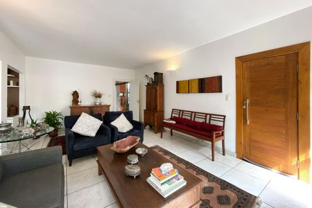 Casa à venda com 275m², 3 quartos e 4 vagasSala