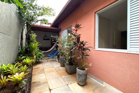 Casa à venda com 275m², 3 quartos e 4 vagasQuintal