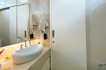 Casa à venda com 275m², 3 quartos e 4 vagasBanheiro da Suíte 1