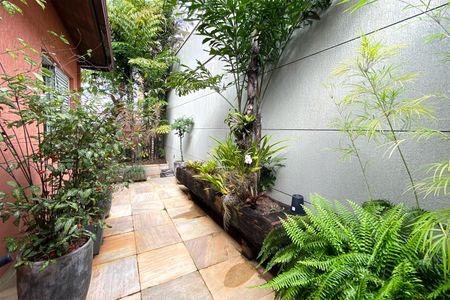 Casa à venda com 275m², 3 quartos e 4 vagasQuintal