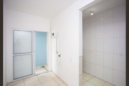 Sala de apartamento para alugar com 2 quartos, 60m² em Jardim Selma, São Paulo