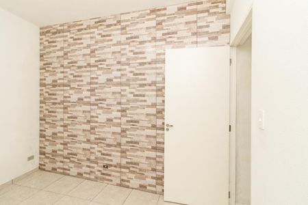 Quarto de casa para alugar com 1 quarto, 40m² em Parque Casa de Pedra, São Paulo