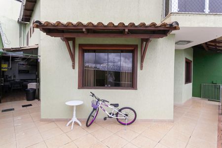 Casa à venda com 369m², 3 quartos e 5 vagasVaranda