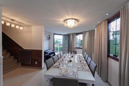 Casa à venda com 369m², 3 quartos e 5 vagasSala de jantar