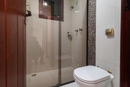 Casa à venda com 369m², 3 quartos e 5 vagasBanheiro social 1