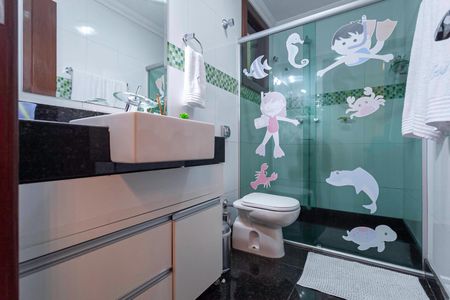 Casa à venda com 369m², 3 quartos e 5 vagasBanheiro social 2