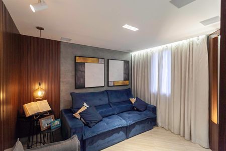 Sala de casa à venda com 3 quartos, 369m² em Cabral, Contagem