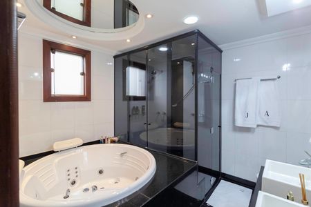 Casa à venda com 369m², 3 quartos e 5 vagasBanheiro da suíte 