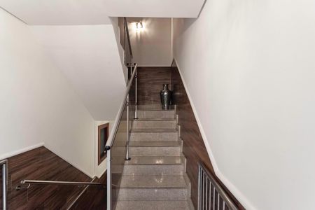 Casa à venda com 369m², 3 quartos e 5 vagasEscada