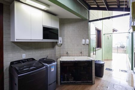 Casa à venda com 369m², 3 quartos e 5 vagasÁrea de serviço