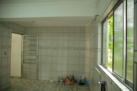 Casa à venda com 150m², 2 quartos e 1 vagaCozinha 