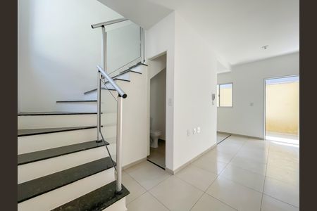 Casa de condomínio à venda com 52m², 2 quartos e 1 vaga Casa de condomínio à venda com 52m², 2 quartos e 1 vagaSala