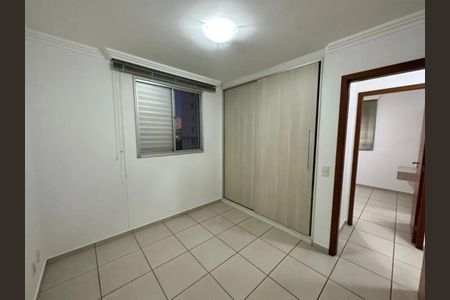 Apartamento para alugar com 82m², 3 quartos e 2 vagas Apartamento para alugar com 82m², 3 quartos e 2 vagasQuarto