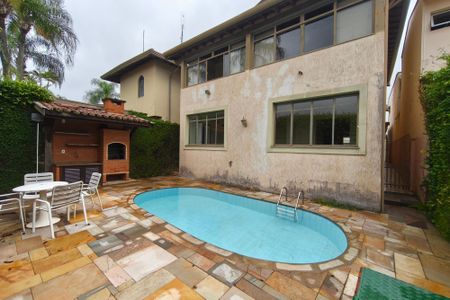 Casa à venda com 226m², 3 quartos e 4 vagas Casa à venda com 226m², 3 quartos e 4 vagasQuintal - Piscina