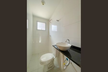 Casa de condomínio à venda com 52m², 2 quartos e 1 vagaBanheiro